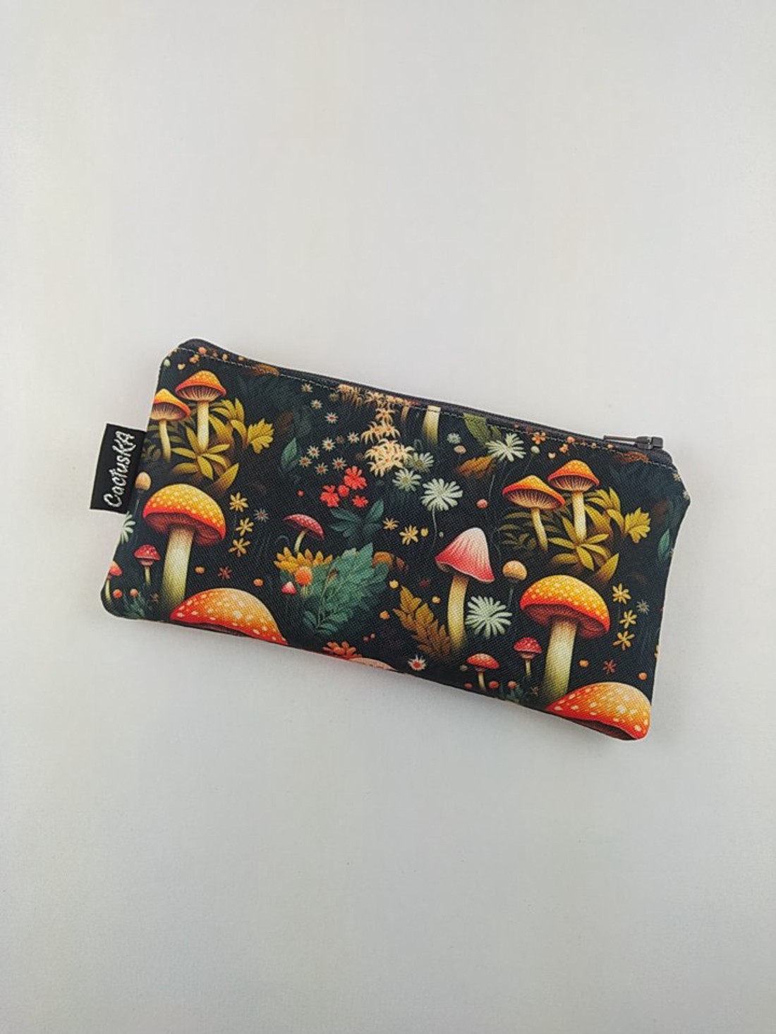 Cutie pentru ochelari de soare cu ciuperci - - Artynos.ro Cutie pentru ochelari de soare cu ciuperci - - Artynos.ro