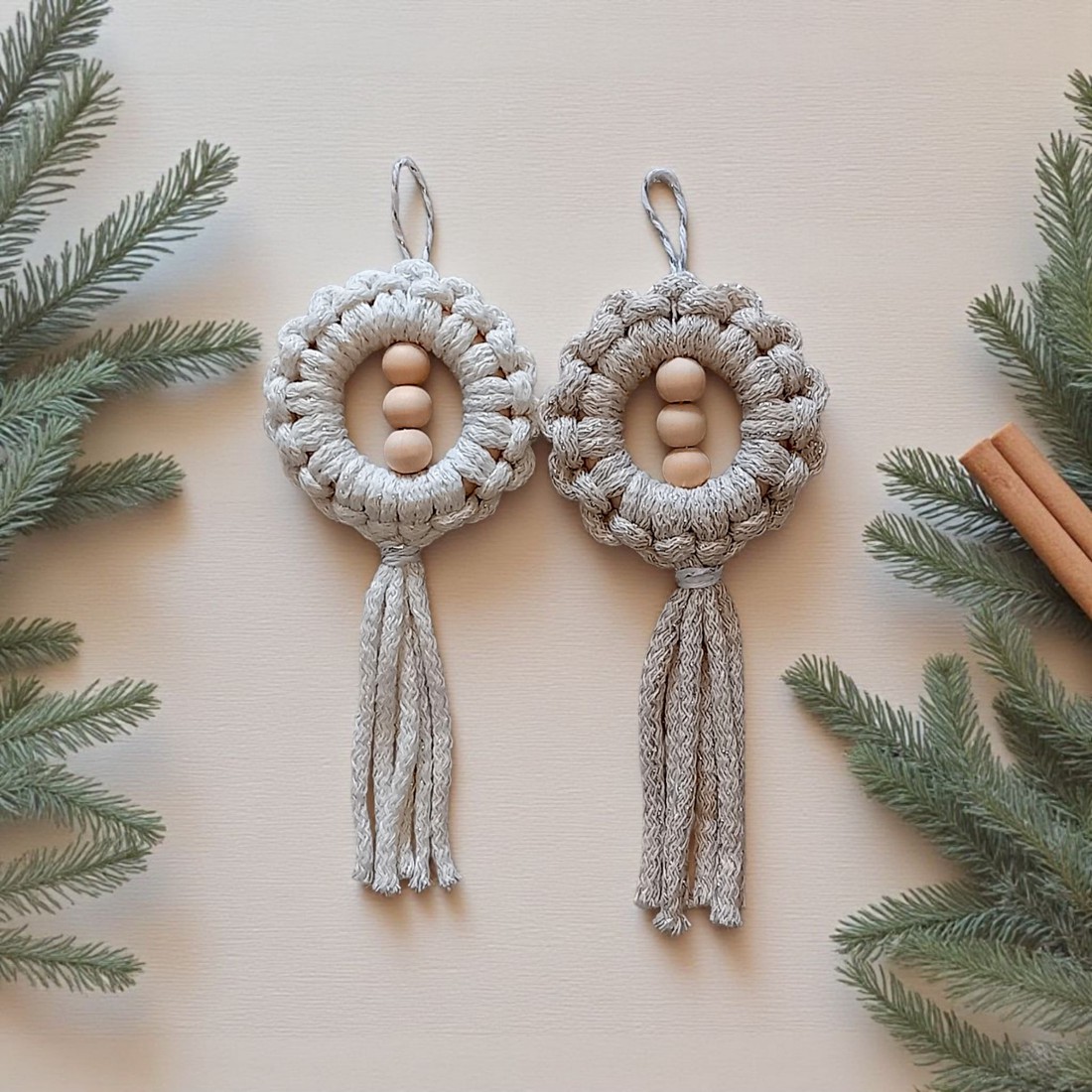 Macrame pandantiv ornament pereche - bej strălucitor, ecru -  - Artynos.ro Macrame pandantiv ornament pereche - bej strălucitor, ecru -  - Artynos.ro
