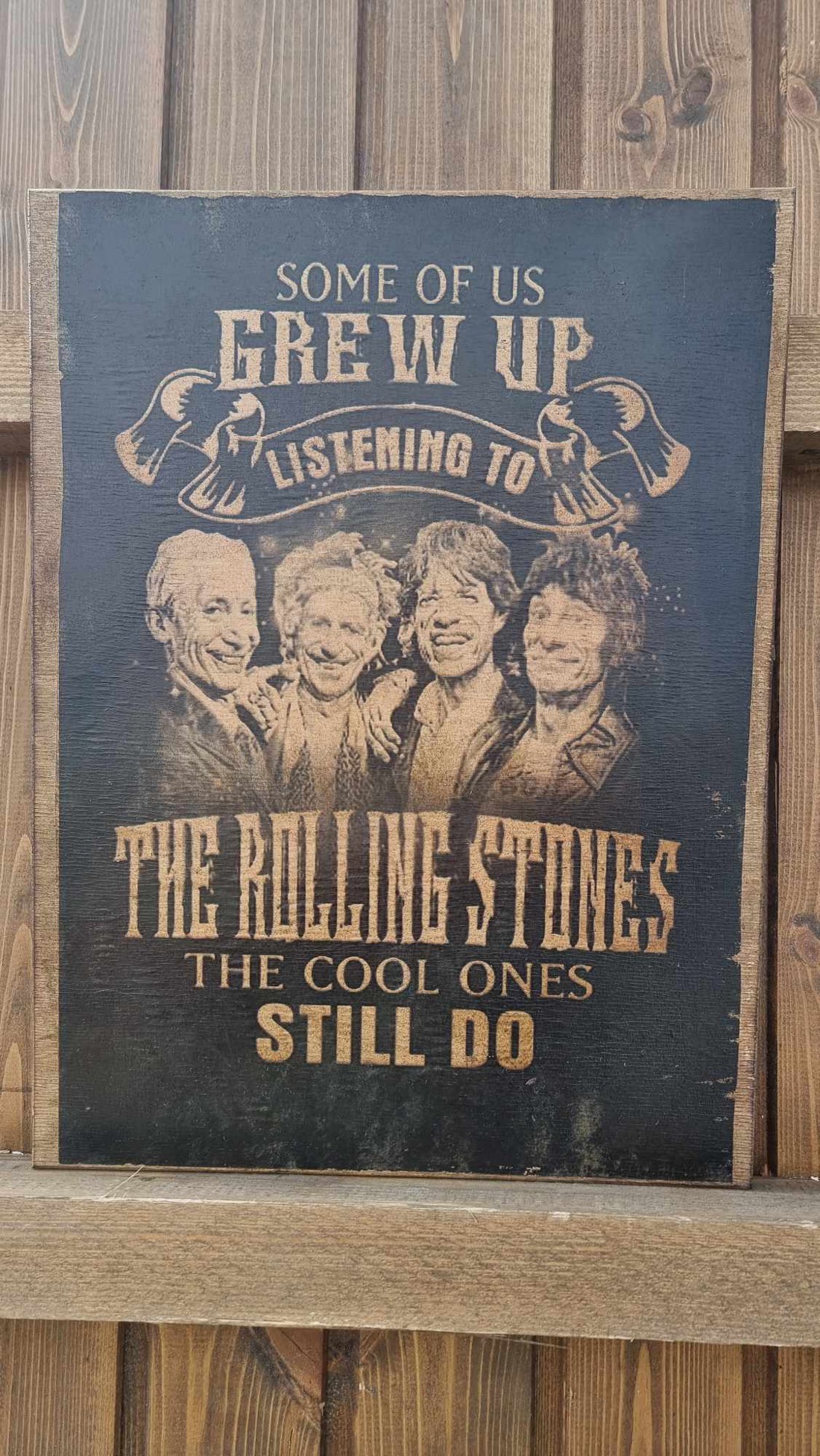 Rolling Stones placat din lemn - casă & stil de viață - accesorii pentru decorat casa - picturi murale - artă de perete din lemn - Artynos.ro