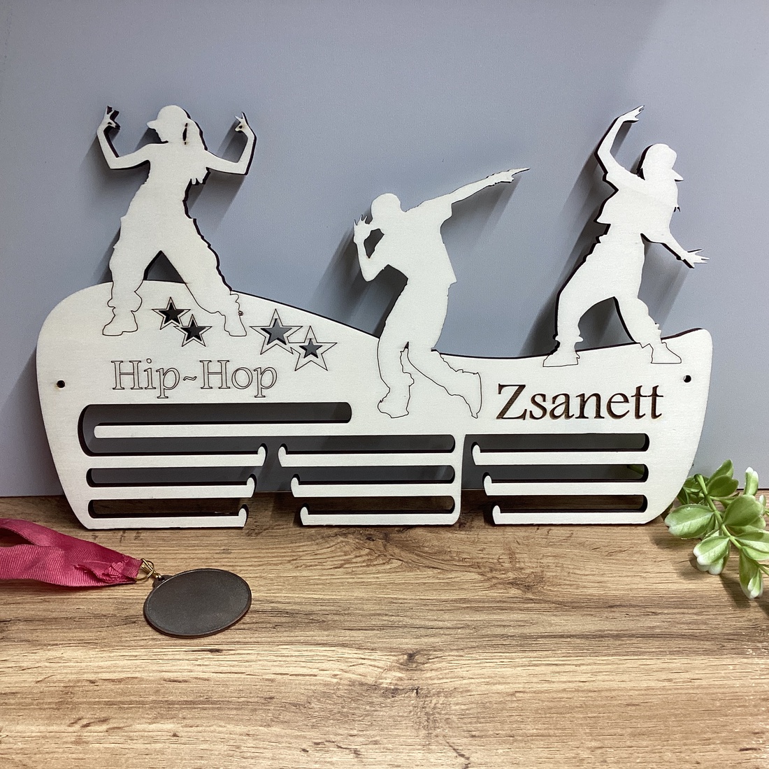 HIP HOP Éremtartó - casă & stil de viață - accesorii pentru casă și grădină - plăcuțe cu nume  - Artynos.ro HIP HOP Éremtartó - casă & stil de viață - accesorii pentru casă și grădină - plăcuțe cu nume  - Artynos.ro