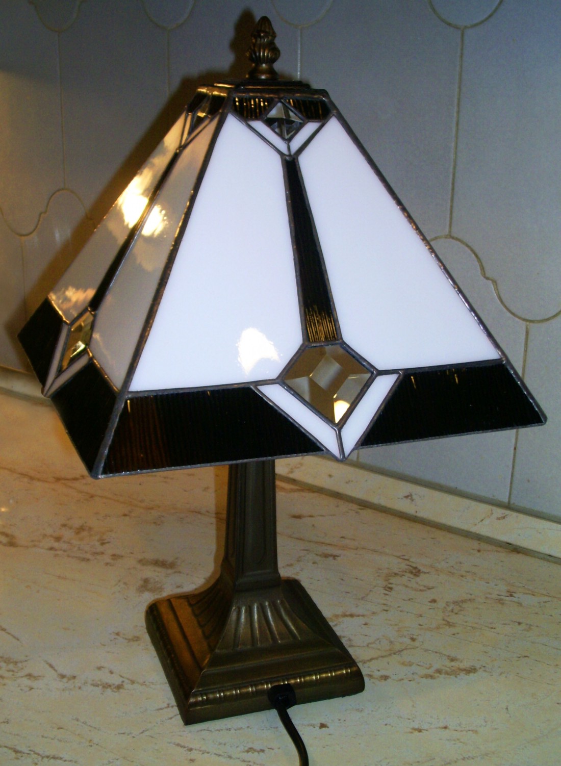 Art nuovo lampa tifany; Negru pe alb - - Artynos.ro Art nuovo lampa tifany; Negru pe alb - - Artynos.ro