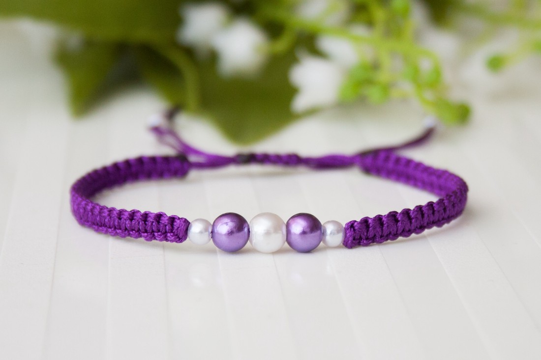 Brățară macramé împletită - Mărgele violet închis -  - Artynos.ro