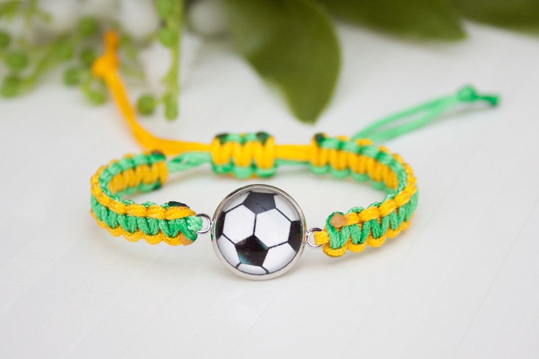 Brățară macramé împletită pentru copii - Fotbal galben/verde -  - Artynos.ro