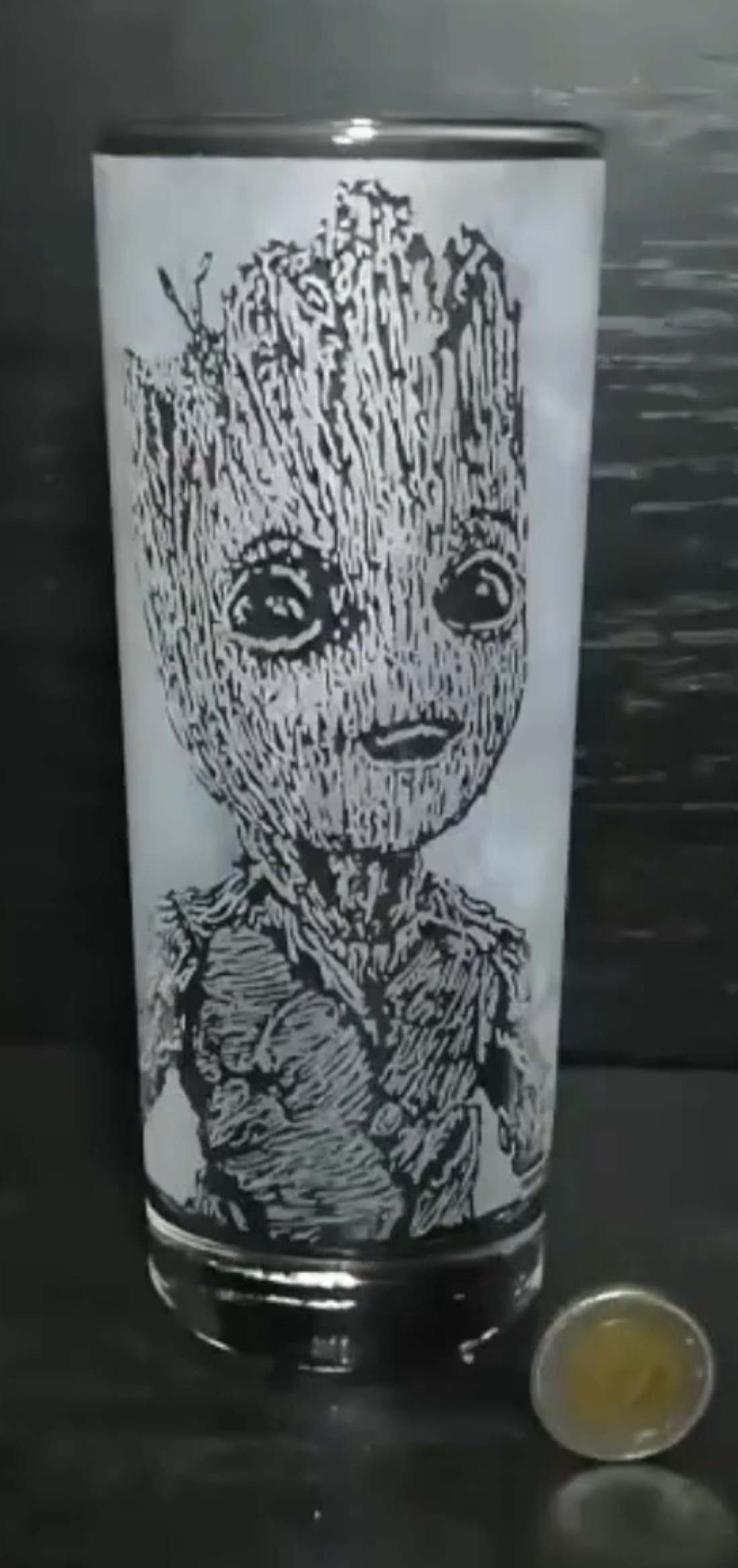 Pahar de sticlă cu model Groot  -  - Artynos.ro