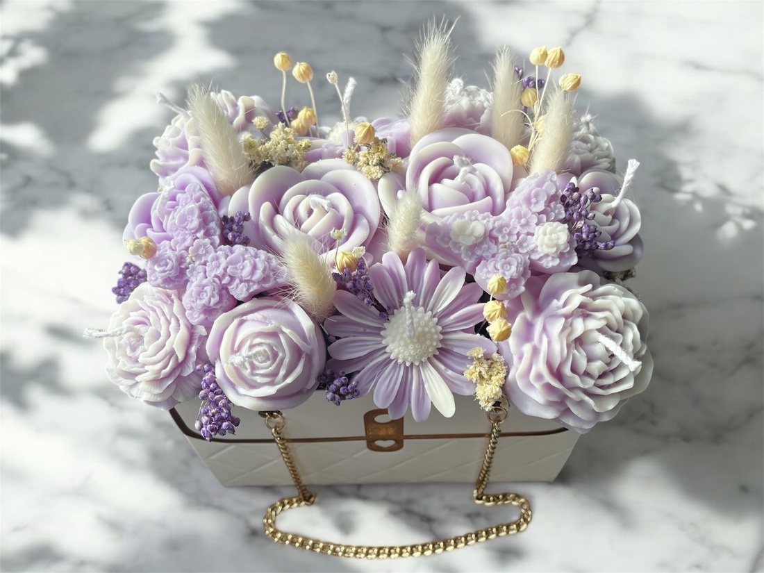 Aranjament din flori de ceară de soia 100% naturală și parfumată  - casă & stil de viață - decorațiuni de casă - accesorii florale - cutii cu flori - Artynos.ro