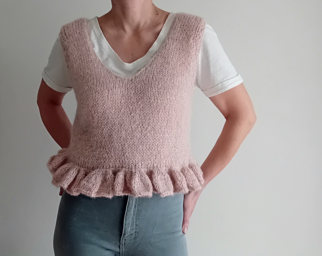 Blush Petal - Knitted Vest - îmbrăcăminte și modă - haine damă - vestă femei - Artynos.ro