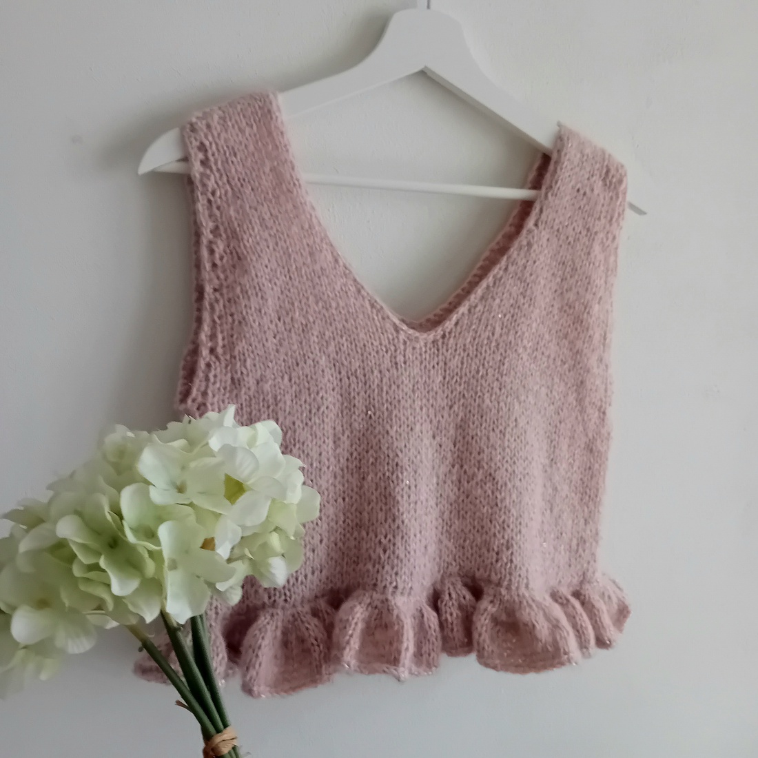 Blush Petal - Knitted Vest - îmbrăcăminte și modă - haine damă - vestă femei - Artynos.ro