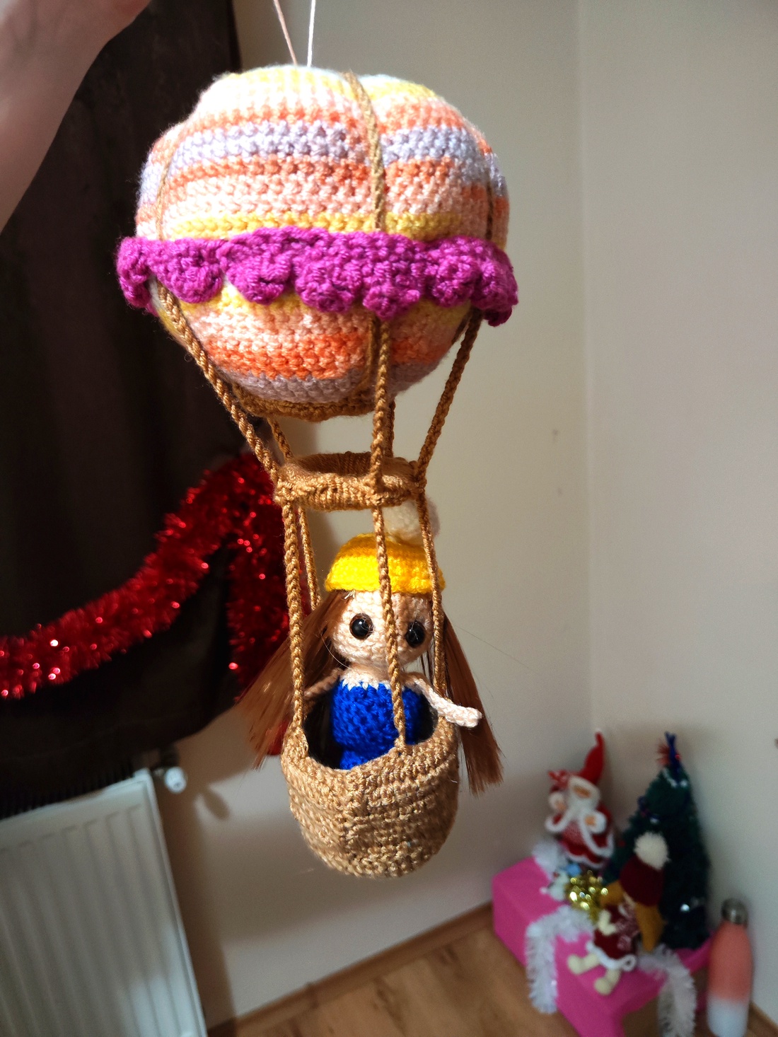Balon cu cos - jucării și echipamente pentru copii - jocuri de gândire - curcubeu montessori, jocuri waldorf - Artynos.ro Balon cu cos - jucării și echipamente pentru copii - jocuri de gândire - curcubeu montessori, jocuri waldorf - Artynos.ro