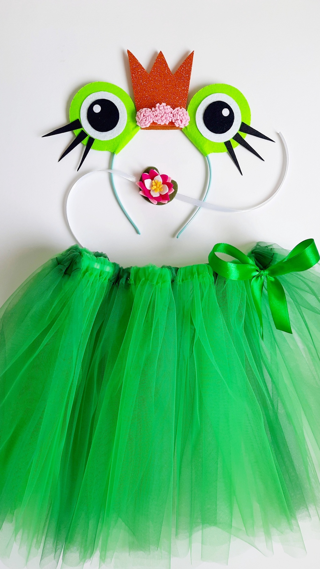 Costum de broască - îmbrăcăminte și modă - costume și măști de carnaval - costume - Artynos.ro Costum de broască - îmbrăcăminte și modă - costume și măști de carnaval - costume - Artynos.ro