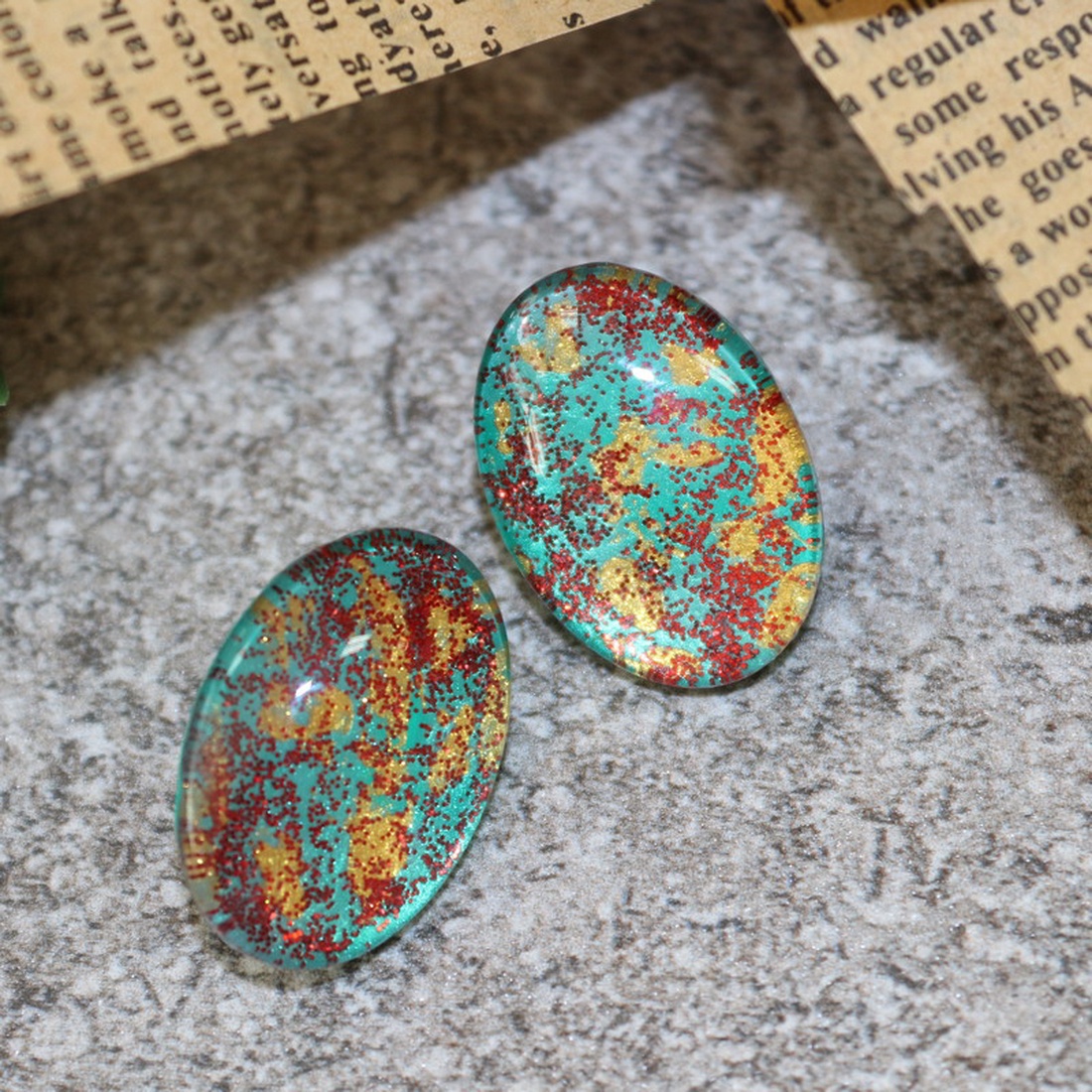 Cercei Sonia pictati pe cabochon oval din sticla - bijuterii - cercei - cercei și ornamente pentru urechi - Artynos.ro Cercei Sonia pictati pe cabochon oval din sticla - bijuterii - cercei - cercei și ornamente pentru urechi - Artynos.ro