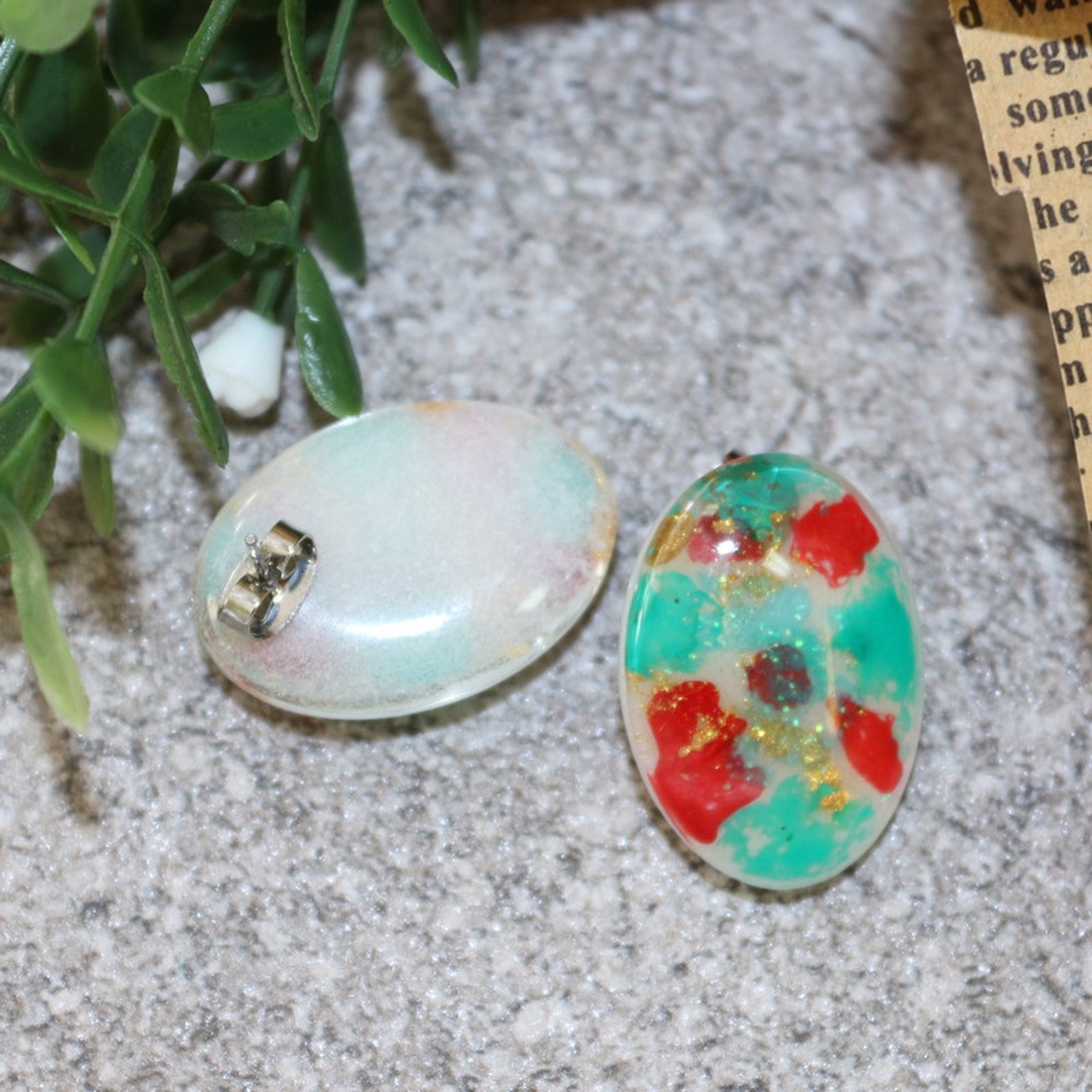 Cercei Ioana pictati pe cabochon oval din sticla - bijuterii - cercei - cercei și ornamente pentru urechi - Artynos.ro Cercei Ioana pictati pe cabochon oval din sticla - bijuterii - cercei - cercei și ornamente pentru urechi - Artynos.ro