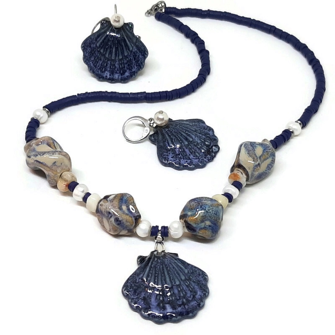 Set bijuterii de vara, colier si cercei ceramica si perle KL008 - bijuterii - seturi de bijuterii - Artynos.ro Set bijuterii de vara, colier si cercei ceramica si perle KL008 - bijuterii - seturi de bijuterii - Artynos.ro