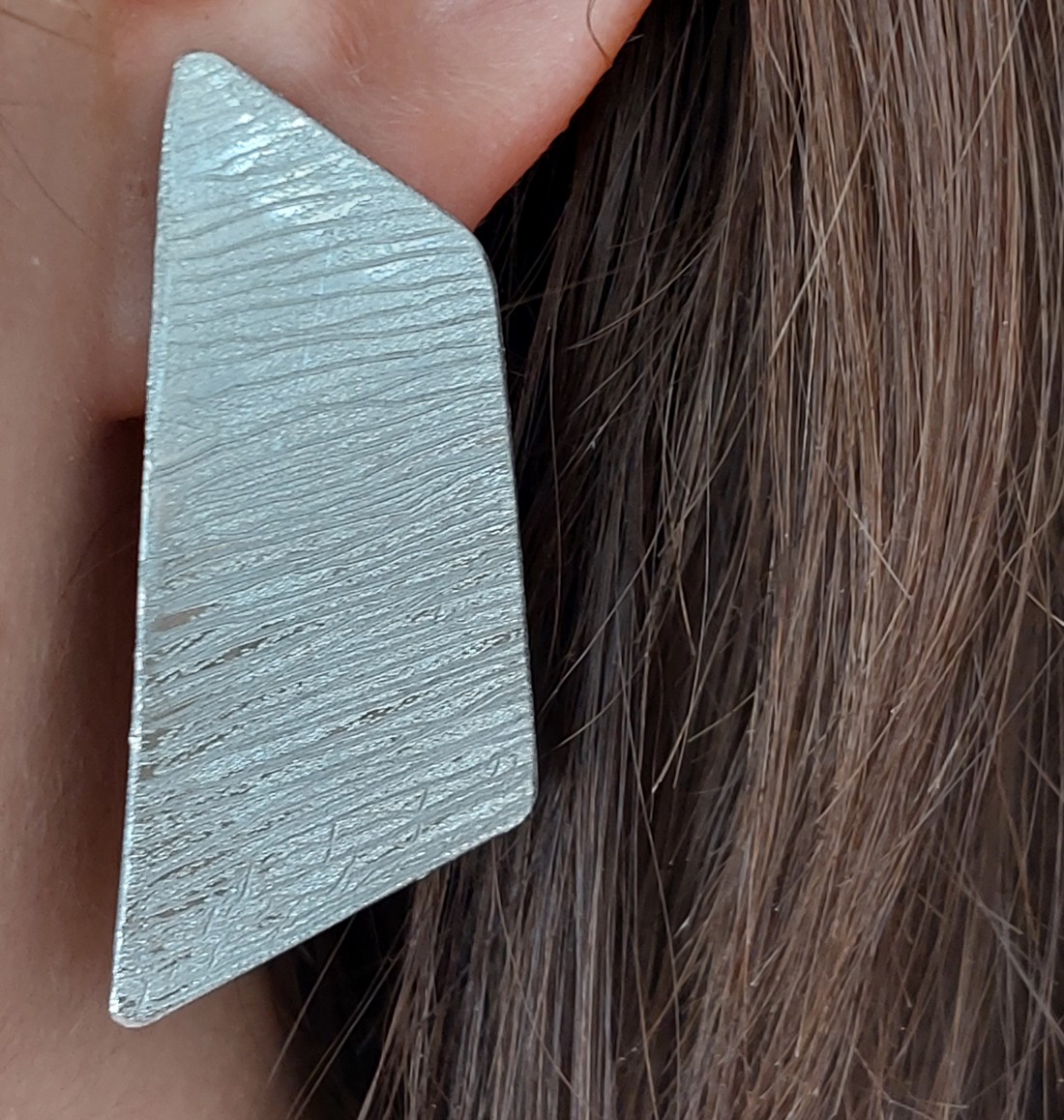 Cercei minimaliști din aluminiu - bijuterii - cercei cu figurine - Artynos.ro Cercei minimaliști din aluminiu - bijuterii - cercei cu figurine - Artynos.ro