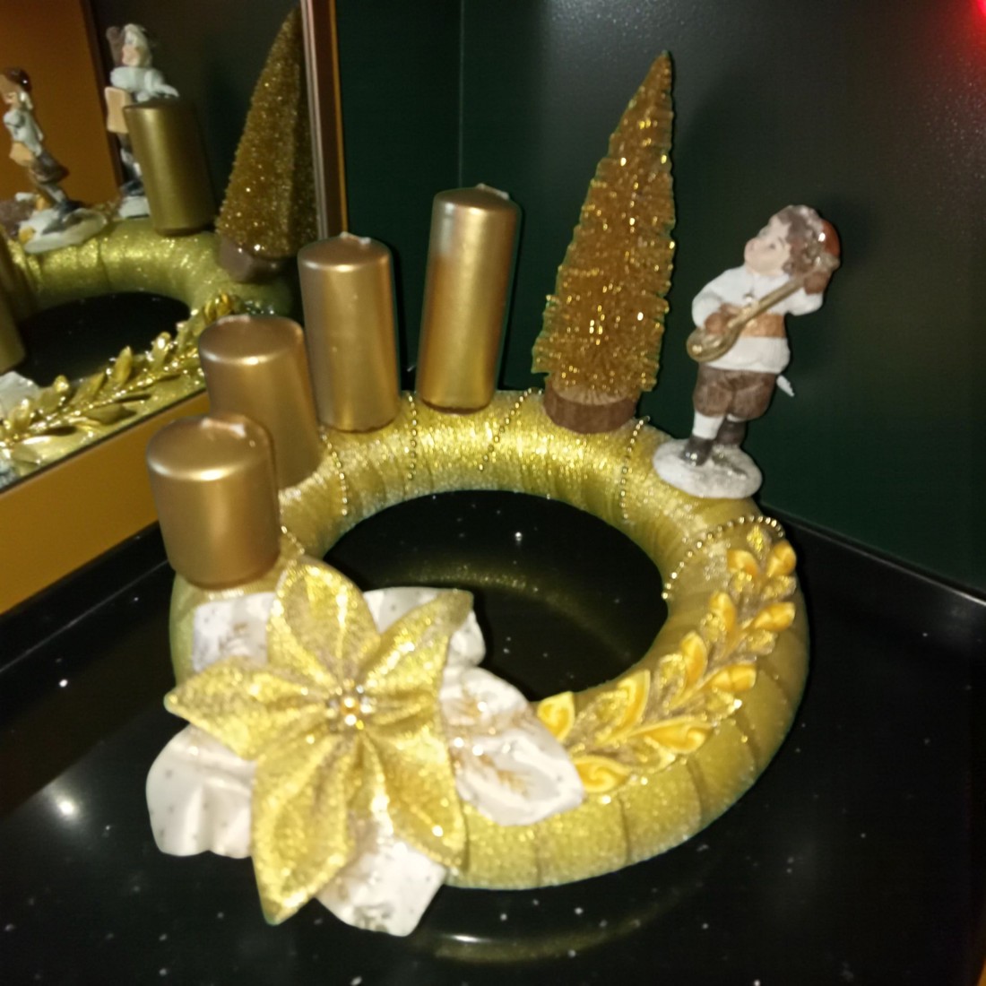 Coroană de Advent în aur - crăciun - decorațiuni de advent - coroniță advent - Artynos.ro