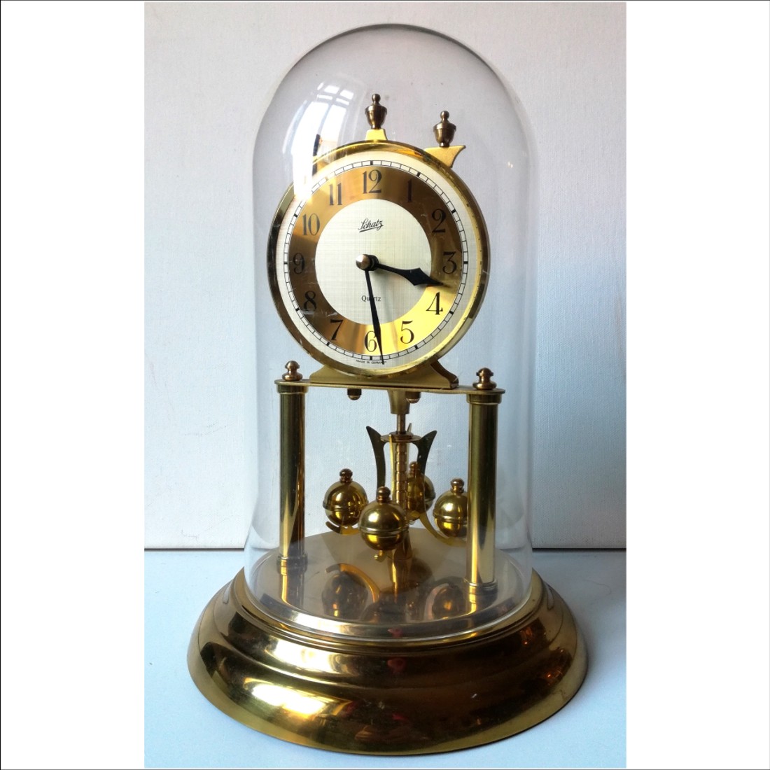 Ceas cu pendul Schatz mare, de culoare aurie - casă & stil de viață - decorațiuni de casă - decorațiuni de pereți - ceasuri de perete - Artynos.ro