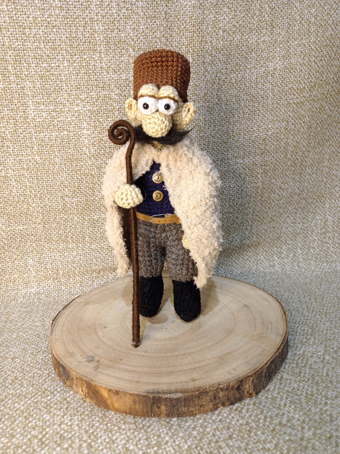 Figurină ciobănesc croșetat - jucării și echipamente pentru copii - plușuri - personaje de basm din pluș - Artynos.ro