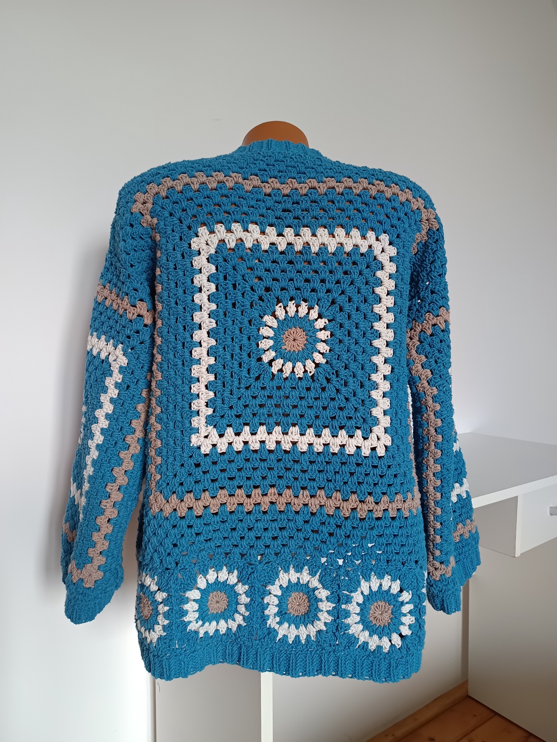 Cardigan ( jachetă) croșeat - îmbrăcăminte și modă - haine damă - hanorace, cardigane - Artynos.ro