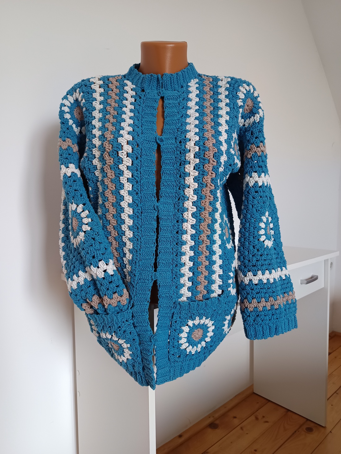 Cardigan ( jachetă) croșeat - îmbrăcăminte și modă - haine damă - hanorace, cardigane - Artynos.ro
