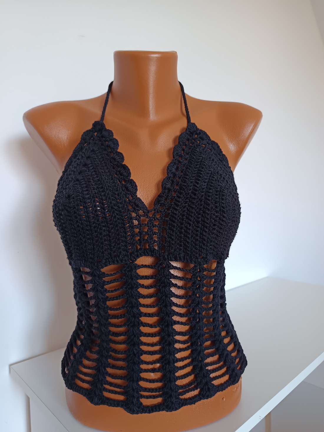 Top croșetat  - îmbrăcăminte și modă - haine damă - bralette și bustiere - Artynos.ro