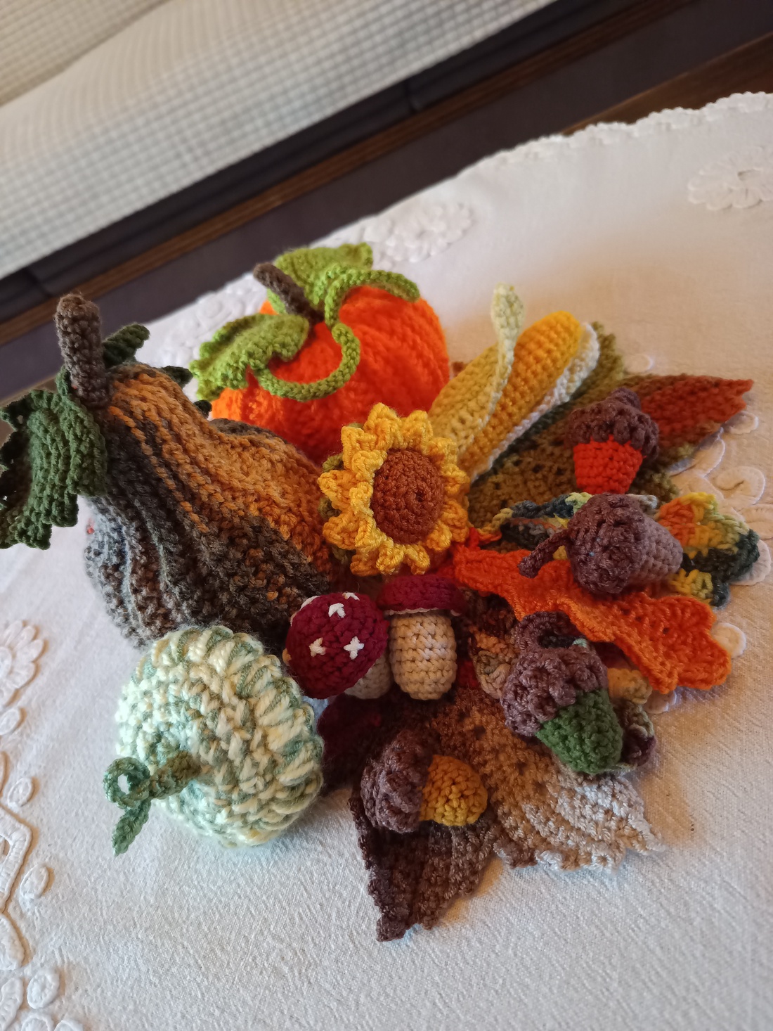 Decor toamnă croșetat  - casă & stil de viață - decorațiuni de casă - accesorii florale - buchete de flori - Artynos.ro