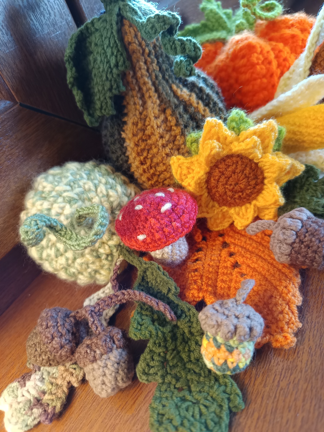 Decor toamnă croșetat  - casă & stil de viață - decorațiuni de casă - accesorii florale - buchete de flori - Artynos.ro