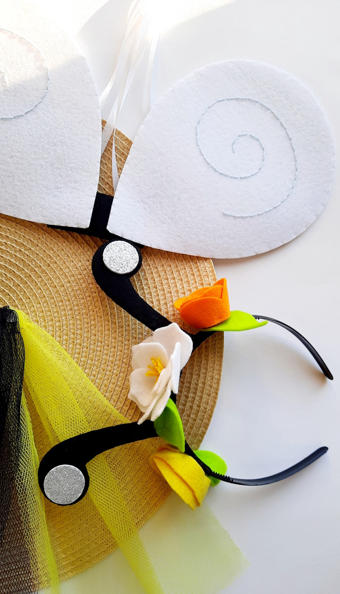 Bee-maiden cu aripi și fustă costum de carnaval - îmbrăcăminte și modă - costume și măști de carnaval - costume - Artynos.ro Bee-maiden cu aripi și fustă costum de carnaval - îmbrăcăminte și modă - costume și măști de carnaval - costume - Artynos.ro