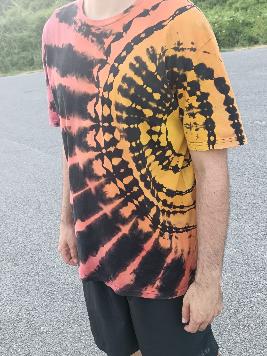 Tricou Batik mărimea XL - apus de soare - - Artynos.ro Tricou Batik mărimea XL - apus de soare - - Artynos.ro