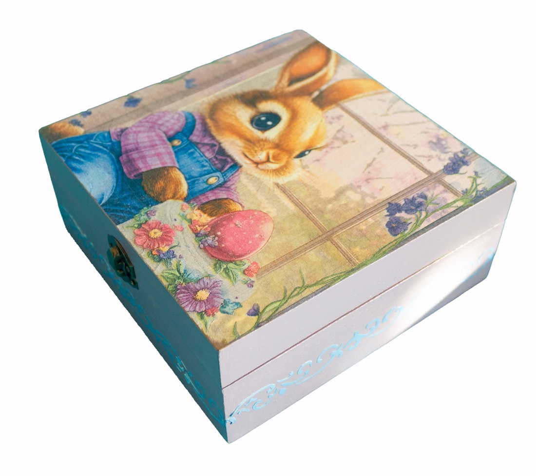 Cutie depozitare din lemn decorata de Paste, 19x19x8 cm - decor de sărbători - decorațiuni de paște - alte creații de paște - Artynos.ro
