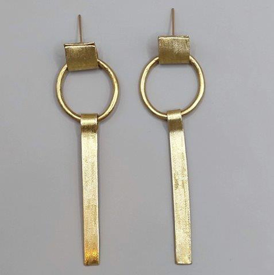 Cercei extra design din alamă lucioasă frumoasă - bijuterii - cercei lungi - Artynos.ro Cercei extra design din alamă lucioasă frumoasă - bijuterii - cercei lungi - Artynos.ro