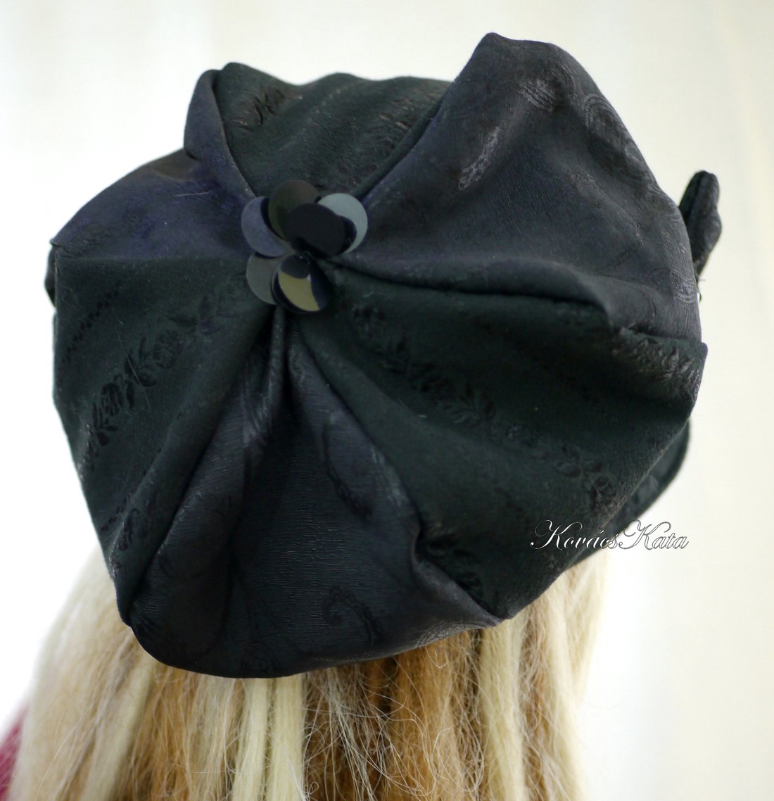 LOLI-SAPI - pălărie veche din brocart, pălărie din mătase - îmbrăcăminte și modă - eșarfe, pălării, fularuri - căciulă - Artynos.ro