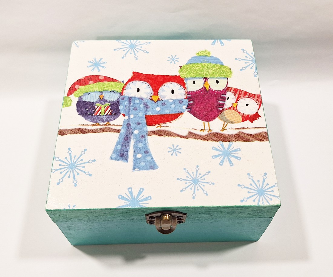 Cutie cu bufnițe de iarnă � cutie de depozitare din lemn decorată manual -  - Artynos.ro
