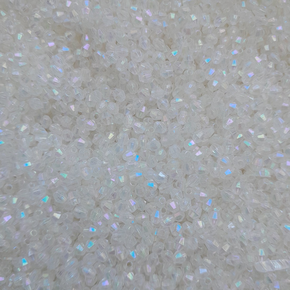 Mărgele acrilice - 3mm - 1000 bucăți / pachet - culoare-transparentă - - Artynos.ro Mărgele acrilice - 3mm - 1000 bucăți / pachet - culoare-transparentă - - Artynos.ro