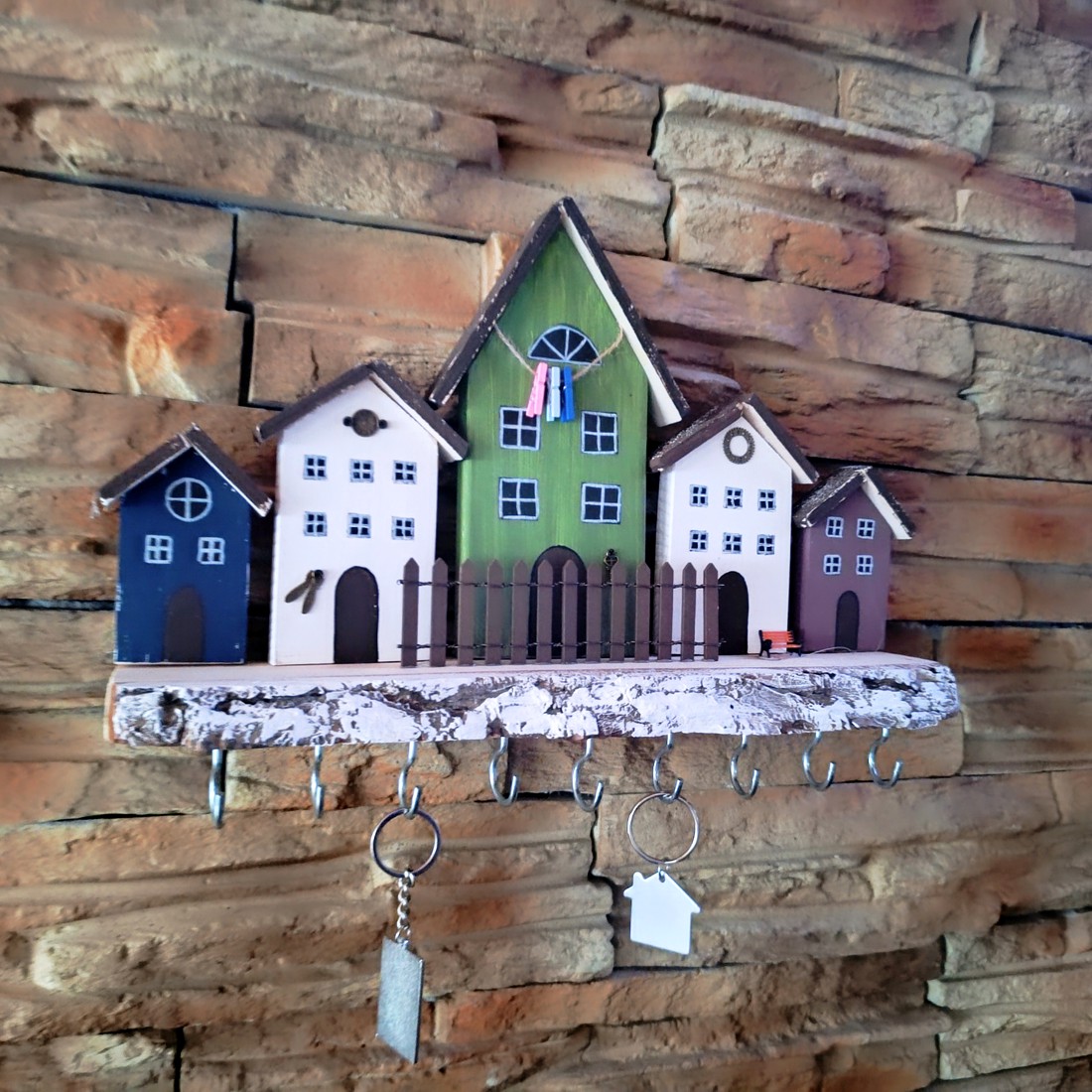 Suport colorat pentru chei, în formă de căsuță  - casă & stil de viață - decorațiuni de casă - decorațiuni de pereți - suport pentru chei - Artynos.ro