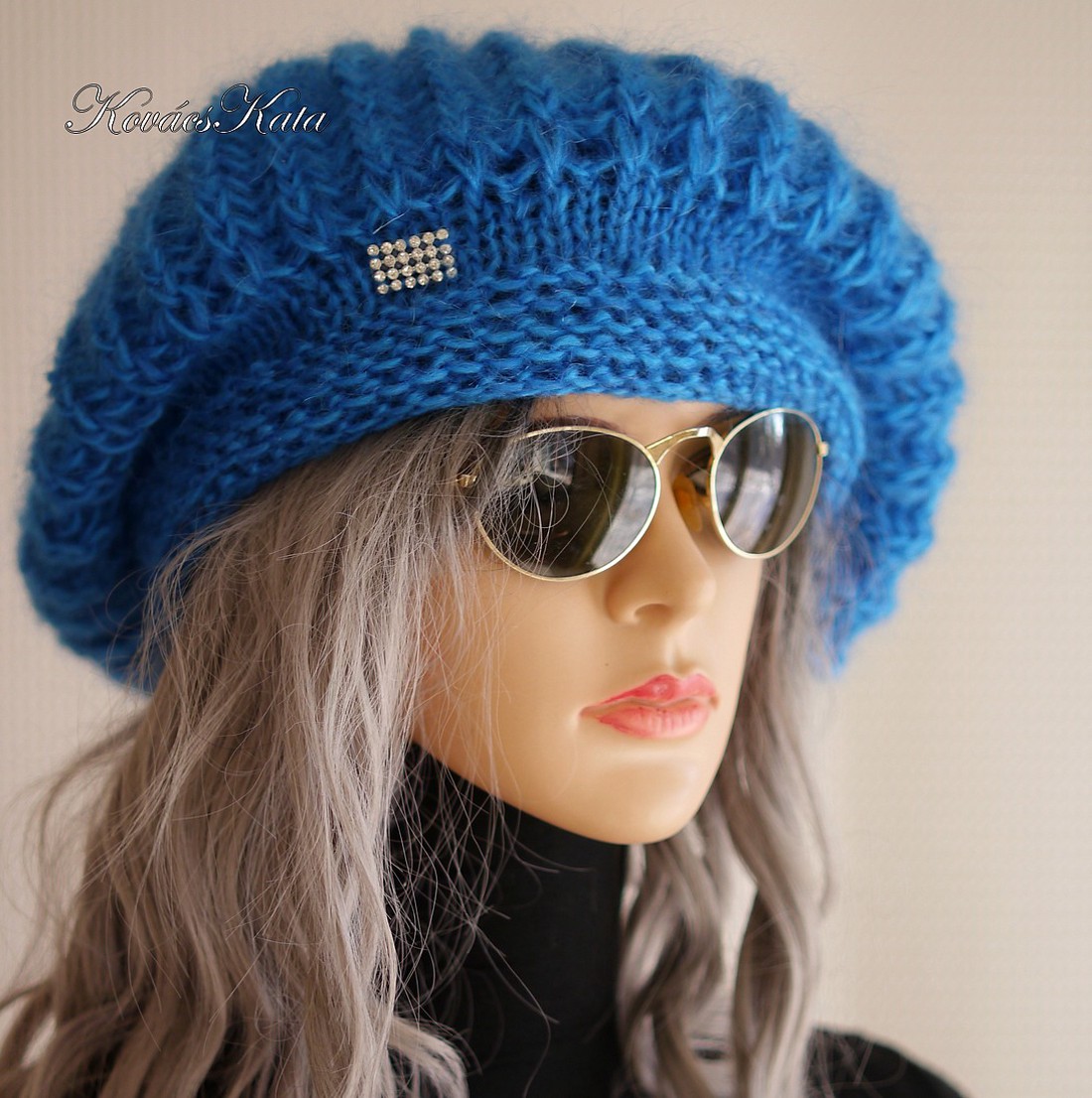 BORBÁLA / albastru cobalt - bască, beretă exclusiv tricotată manual din mohair - îmbrăcăminte și modă - eșarfe, pălării, fularuri - căciulă - Artynos.ro