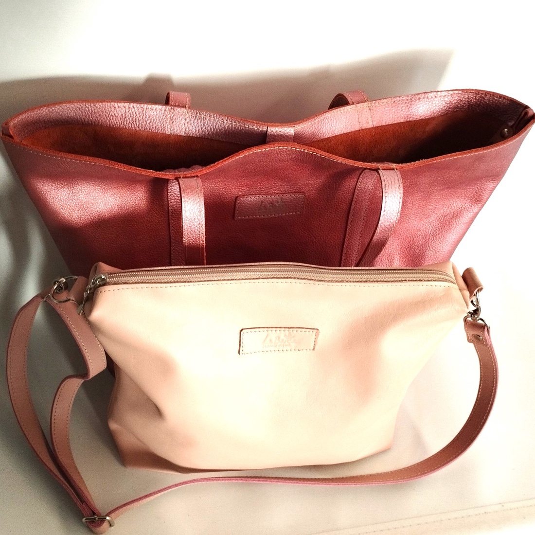 Geantă shopper din piele roz, cu interior detașabil care poate fi folosit și separat Granada 010 Extra - geantă și husă - geantă pentru cumpărături - geantă shopper, geantă tote, geantă textilă - Artynos.ro