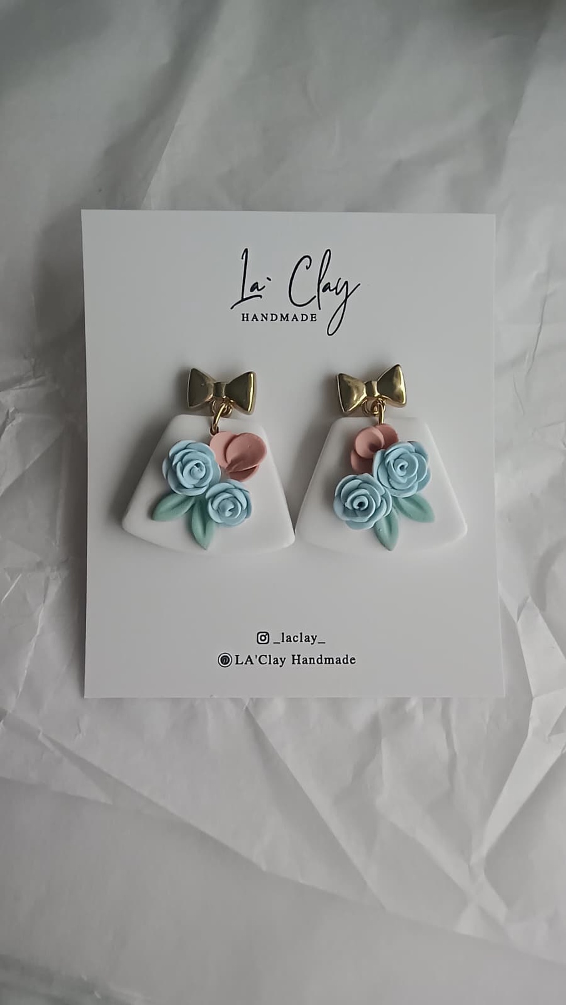 Cercei florali - lucrati manual din lut polimeric si fundita metalica aurie - bijuterii - cercei - cercei cu figurine - Artynos.ro