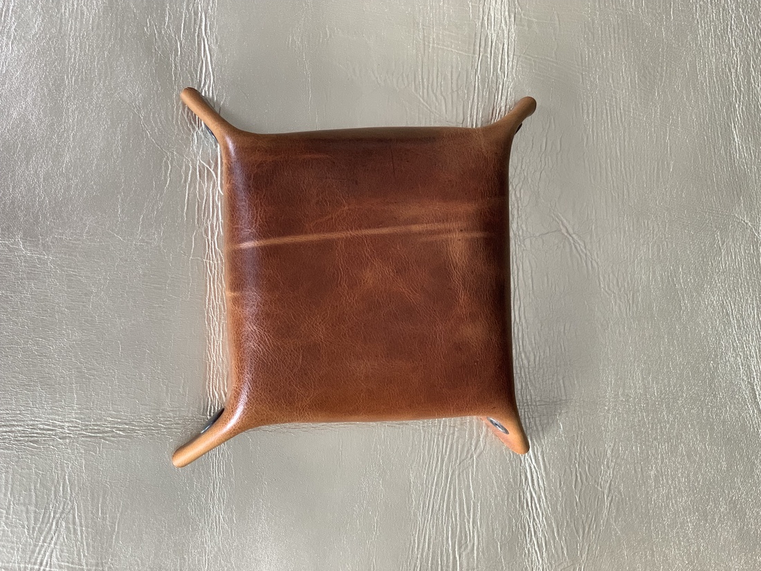 Cosuri handmade din piele naturala de lux, maro cu auriu - casă & stil de viață - accesorii pentru decorat casa - decorațiuni de masă și decorațiuni pentru rafturi - cutii decor, cutii de suveniruri - Artynos.ro Cosuri handmade din piele naturala de lux, maro cu auriu - casă & stil de viață - accesorii pentru decorat casa - decorațiuni de masă și decorațiuni pentru rafturi - cutii decor, cutii de suveniruri - Artynos.ro