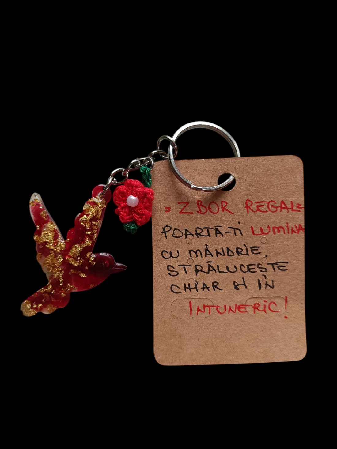 Breloc Păsărică Rubin - Strălucire Regală și Curaj - geantă și husă - accesorii genți - breloc - Artynos.ro Breloc Păsărică Rubin - Strălucire Regală și Curaj - geantă și husă - accesorii genți - breloc - Artynos.ro
