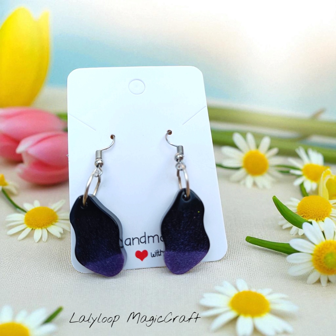 Cercei handmade din rășină model Galaxie Violetă - bijuterii - cercei - cercei agățați - Artynos.ro Cercei handmade din rășină model Galaxie Violetă - bijuterii - cercei - cercei agățați - Artynos.ro