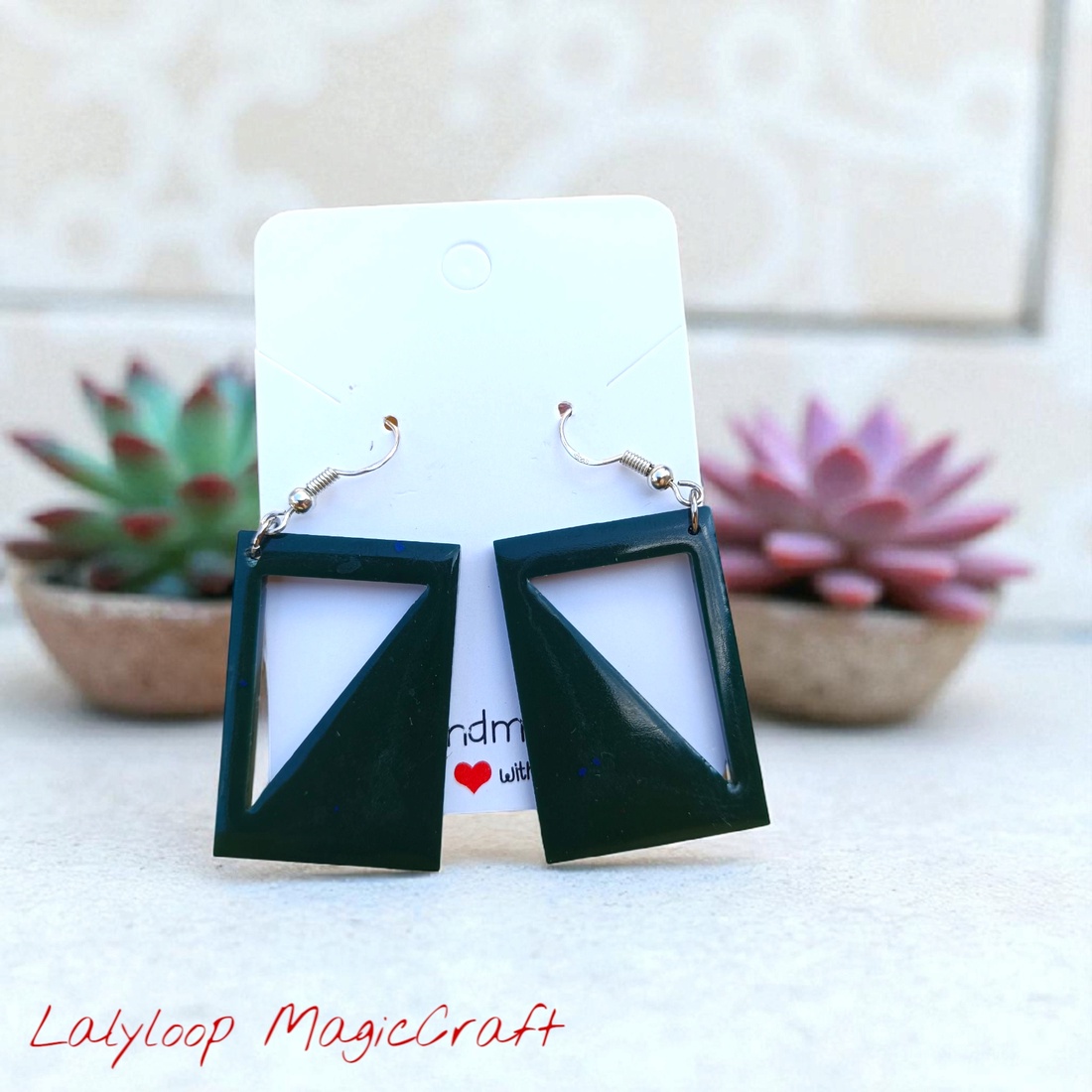 Cercei handmade din rășină model Verde Geometric - bijuterii - cercei - cercei agățați - Artynos.ro Cercei handmade din rășină model Verde Geometric - bijuterii - cercei - cercei agățați - Artynos.ro