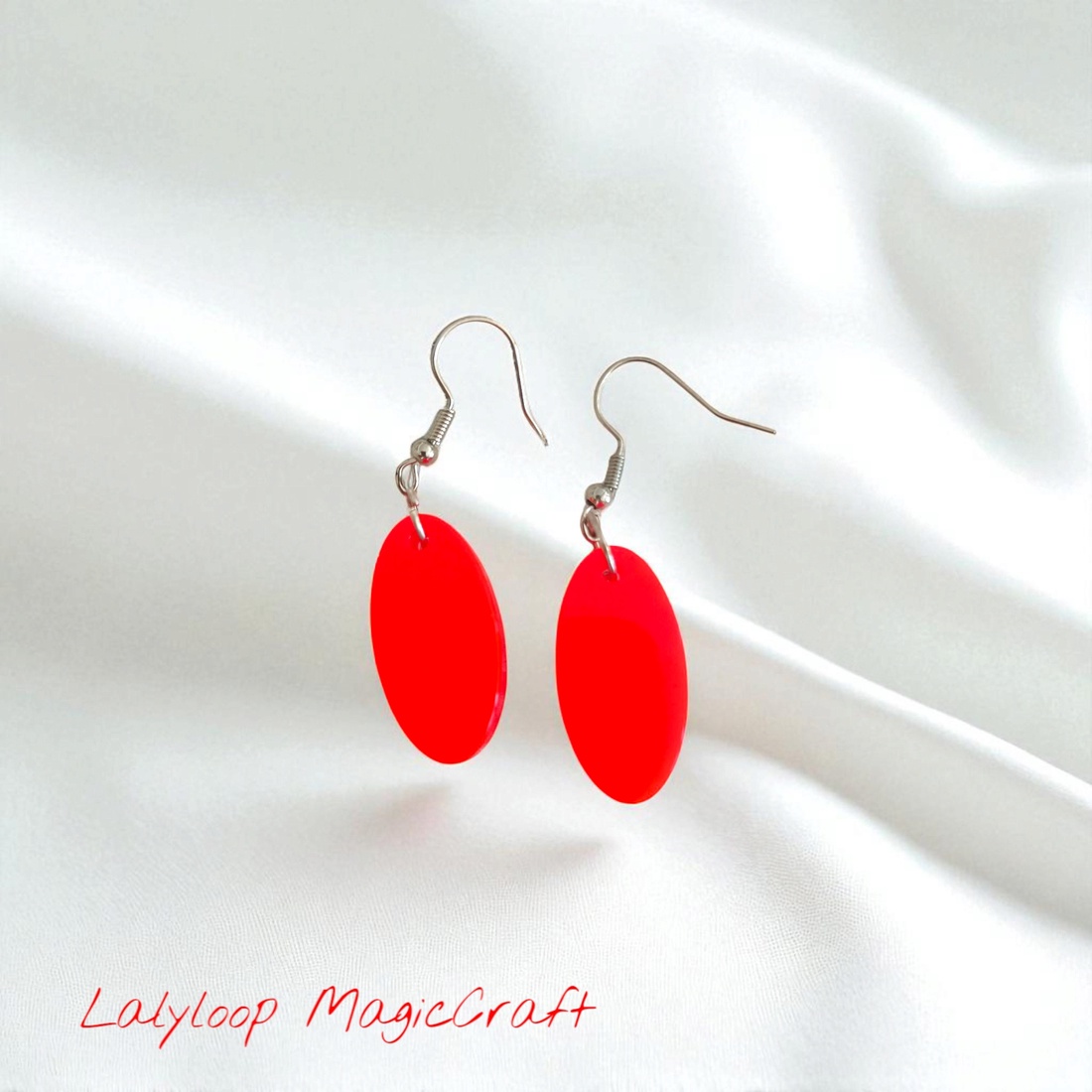 Cercei handmade din rășină model Coral Flare - - Artynos.ro Cercei handmade din rășină model Coral Flare - - Artynos.ro