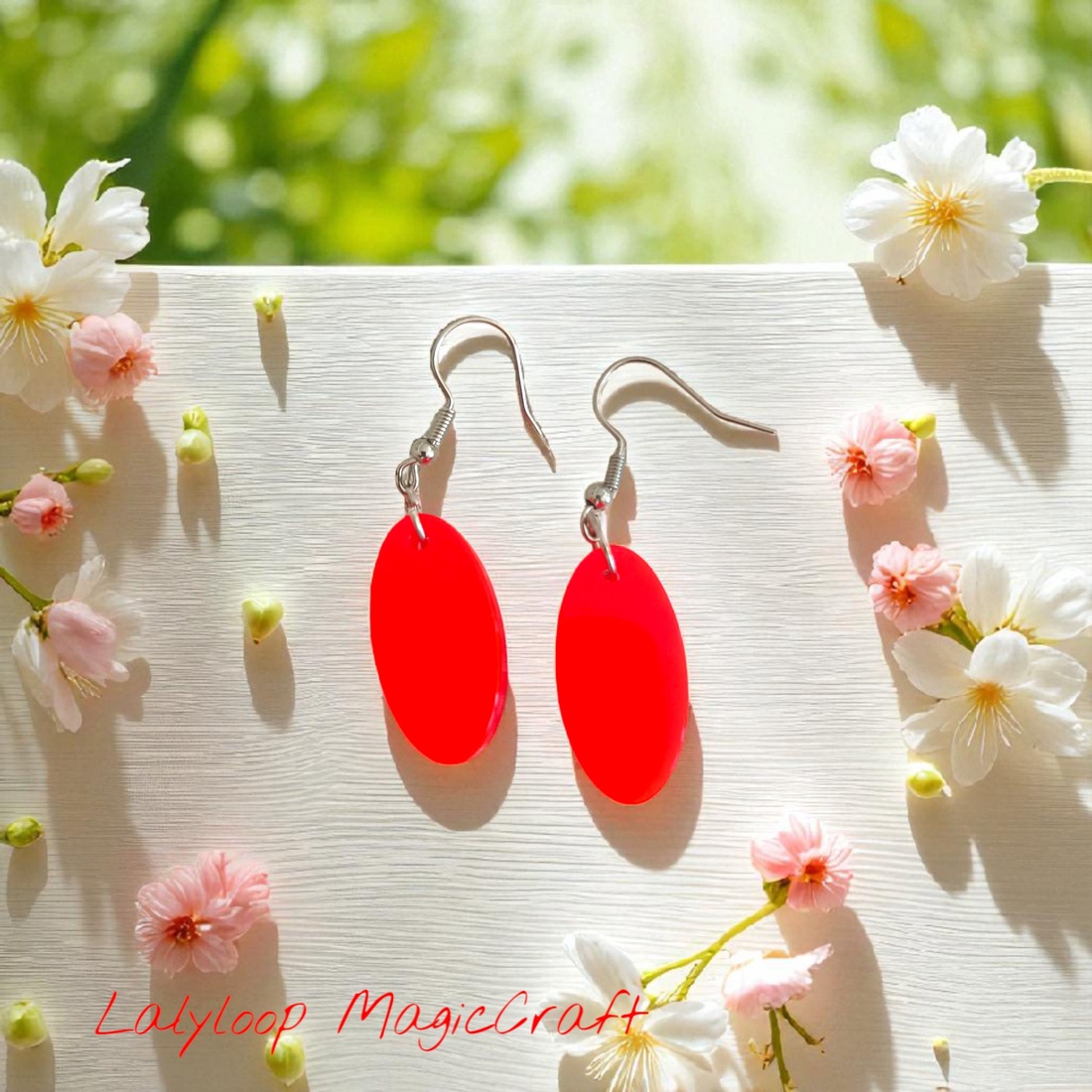 Cercei handmade din rășină model Coral Flare - - Artynos.ro Cercei handmade din rășină model Coral Flare - - Artynos.ro