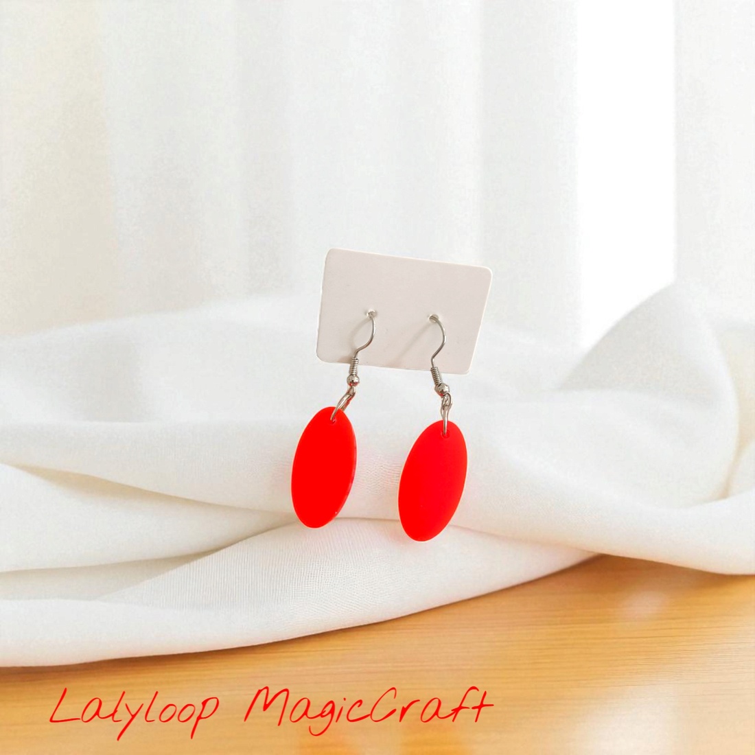 Cercei handmade din rășină model Coral Flare - - Artynos.ro Cercei handmade din rășină model Coral Flare - - Artynos.ro