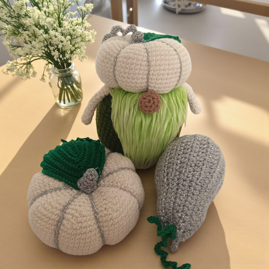 Set croșetat elegant de toamnă  gnom, dovleac rotund și dovleac alungit argintiu  Lalyloop MagicCraft  - casă & stil de viață - accesorii pentru decorat casa - halloween - tot ce ai nevoie pentru petrecere! - ornamente de halloween - Artynos.ro Set croșetat elegant de toamnă  gnom, dovleac rotund și dovleac alungit argintiu  Lalyloop MagicCraft  - casă & stil de viață - accesorii pentru decorat casa - halloween - tot ce ai nevoie pentru petrecere! - ornamente de halloween - Artynos.ro