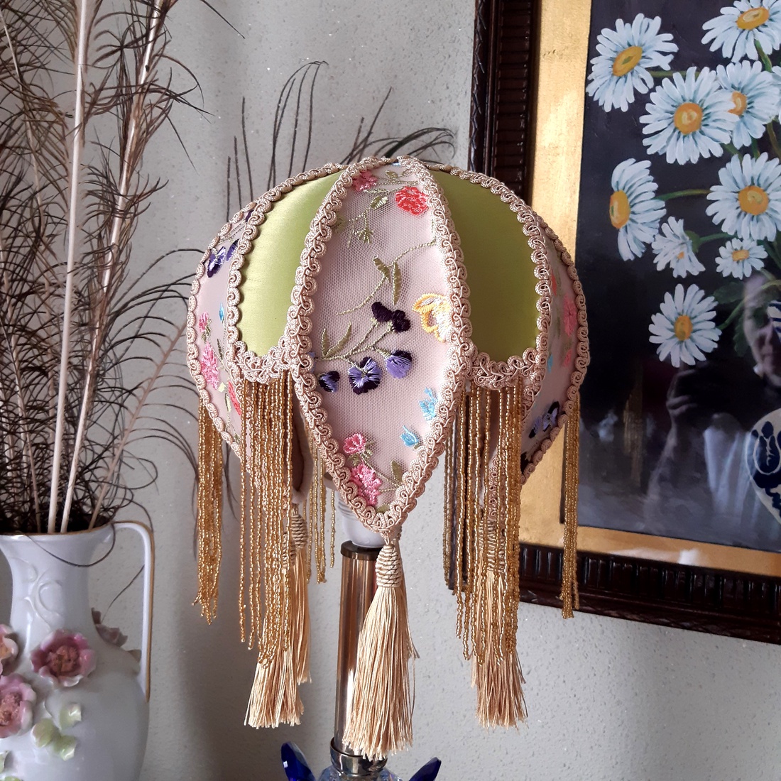 Little Lilly abajur cusut manual in stil vintage - casă & stil de viață - lămpi și corpuri de iluminat - candelabru - Artynos.ro Little Lilly abajur cusut manual in stil vintage - casă & stil de viață - lămpi și corpuri de iluminat - candelabru - Artynos.ro