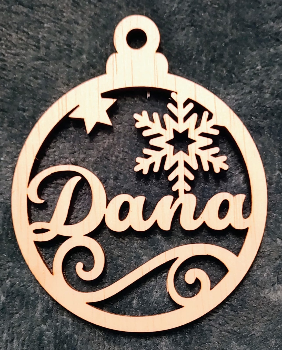 Globuri din lemn personalizate - crăciun - decorațiuni de crăciun de casă - globuri de crăciun - Artynos.ro