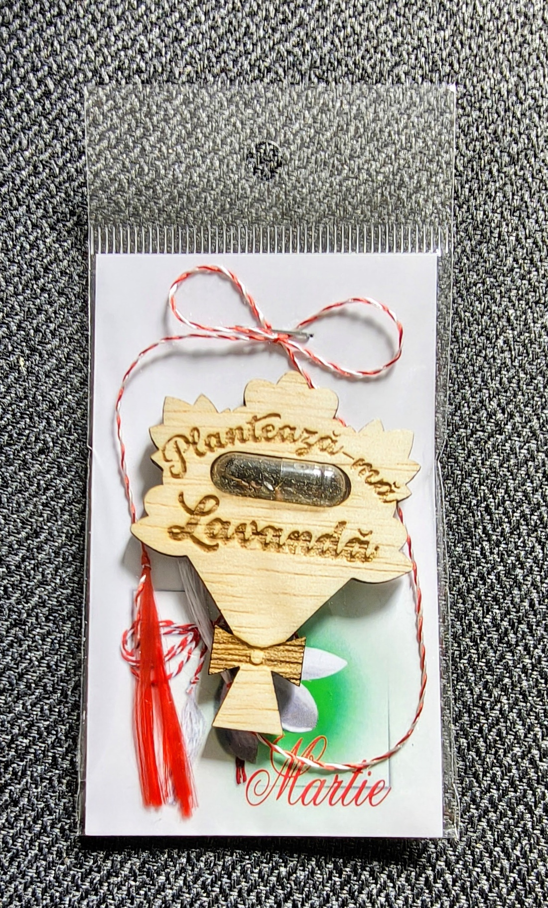 Martisor plantabil cu seminte de flori - bijuterii - mărțișor - Artynos.ro