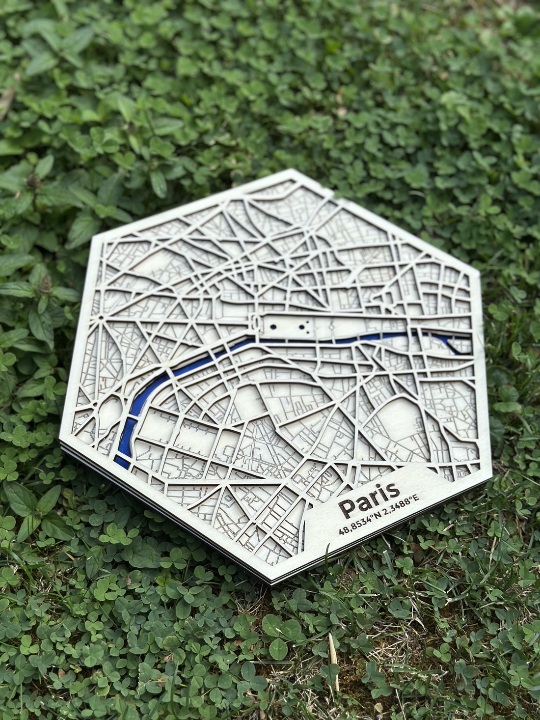 Hartă urbană hexagonală a Parisului - casă & stil de viață - accesorii pentru decorat casa - decorațiuni de geam și decorațiuni de ușă  - ornamente de ușă  - Artynos.ro