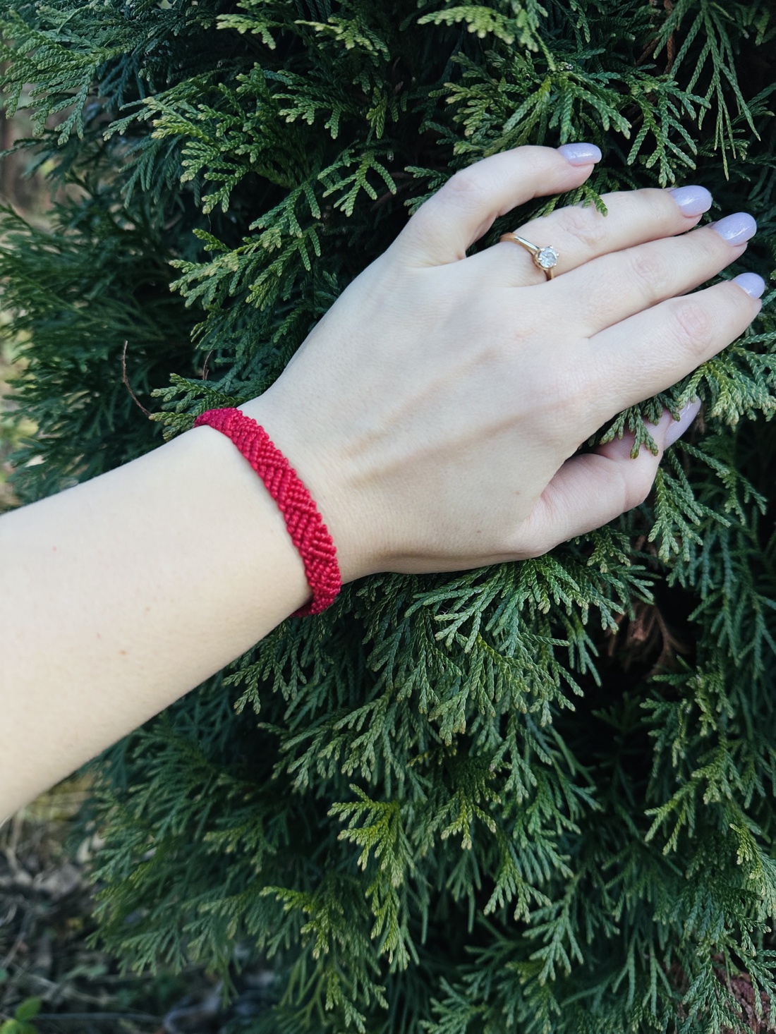 Brățară roșie împletită, ajustabilă, lucrată manual - bijuterii - brățări - brățări împletite - Artynos.ro