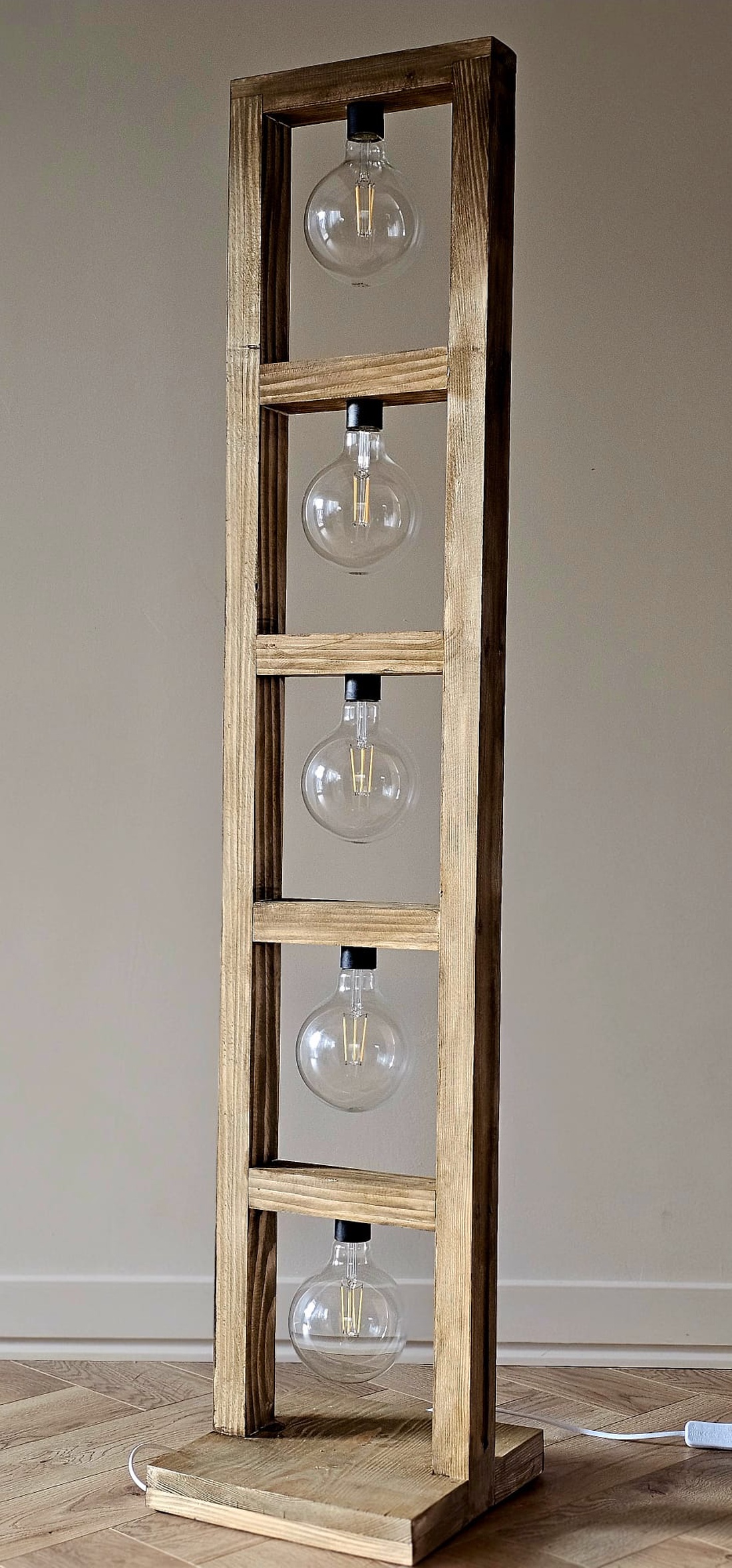 Lampa de Podea din Lemn Handmade Retro Rustic, 145x30x30 cm, cu 5 Becur Edison  Design Unic - casă & stil de viață - lămpi și corpuri de iluminat - lămpi de podea - Artynos.ro